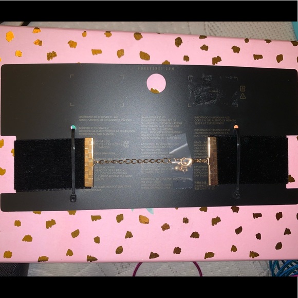 VELVET LACE CHOKER NECKLACE - Picture 2 of 2